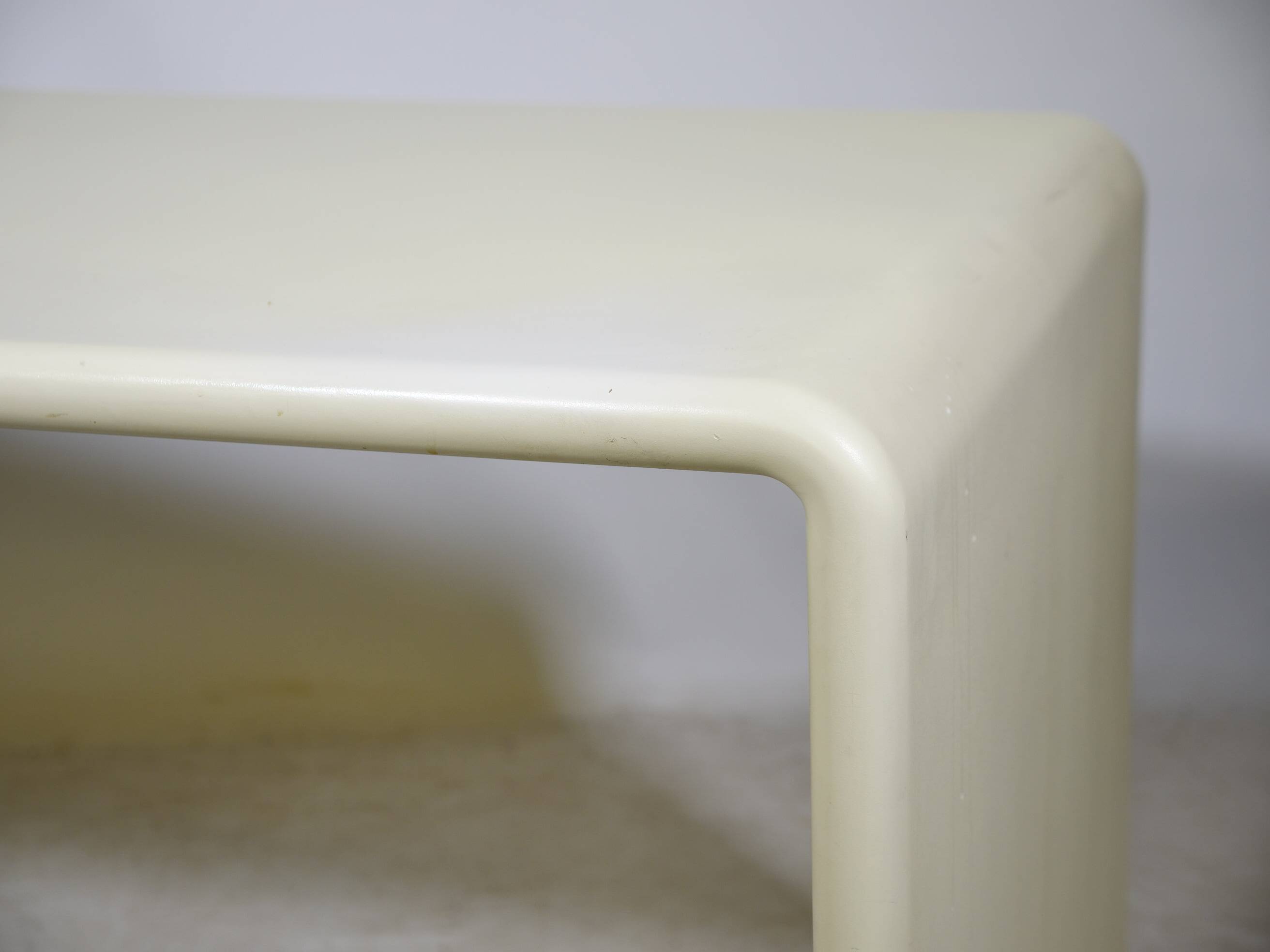 Space Age nesting desk in fiberglass, set of 2, 1970s