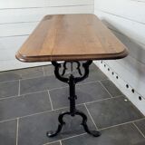 Bistro table in cast iron and oak top
