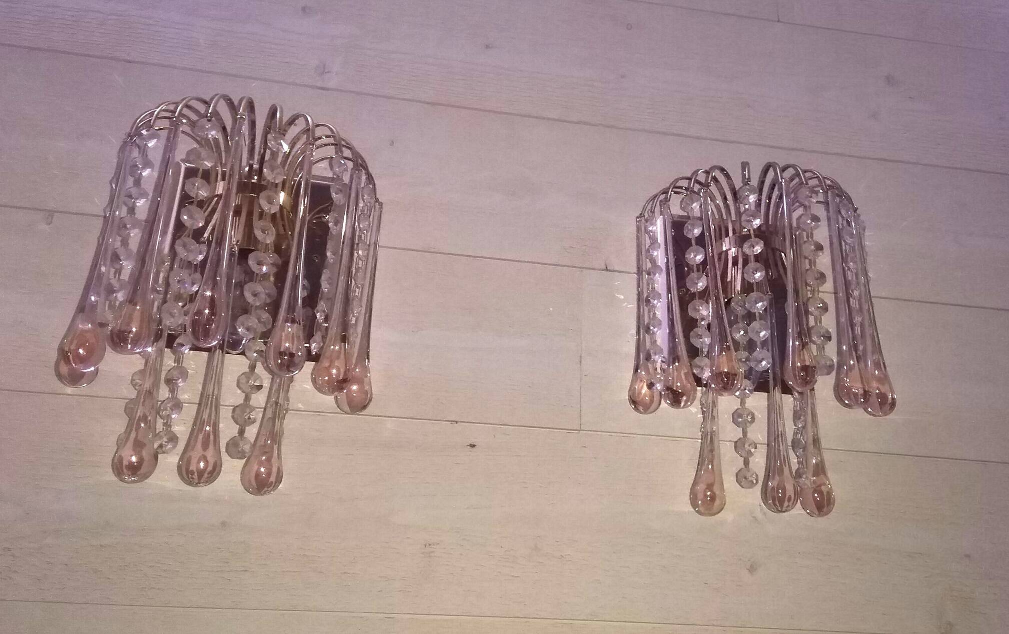 Pair of Murano wall sconces with cascading raindrop style, Venini crystals.