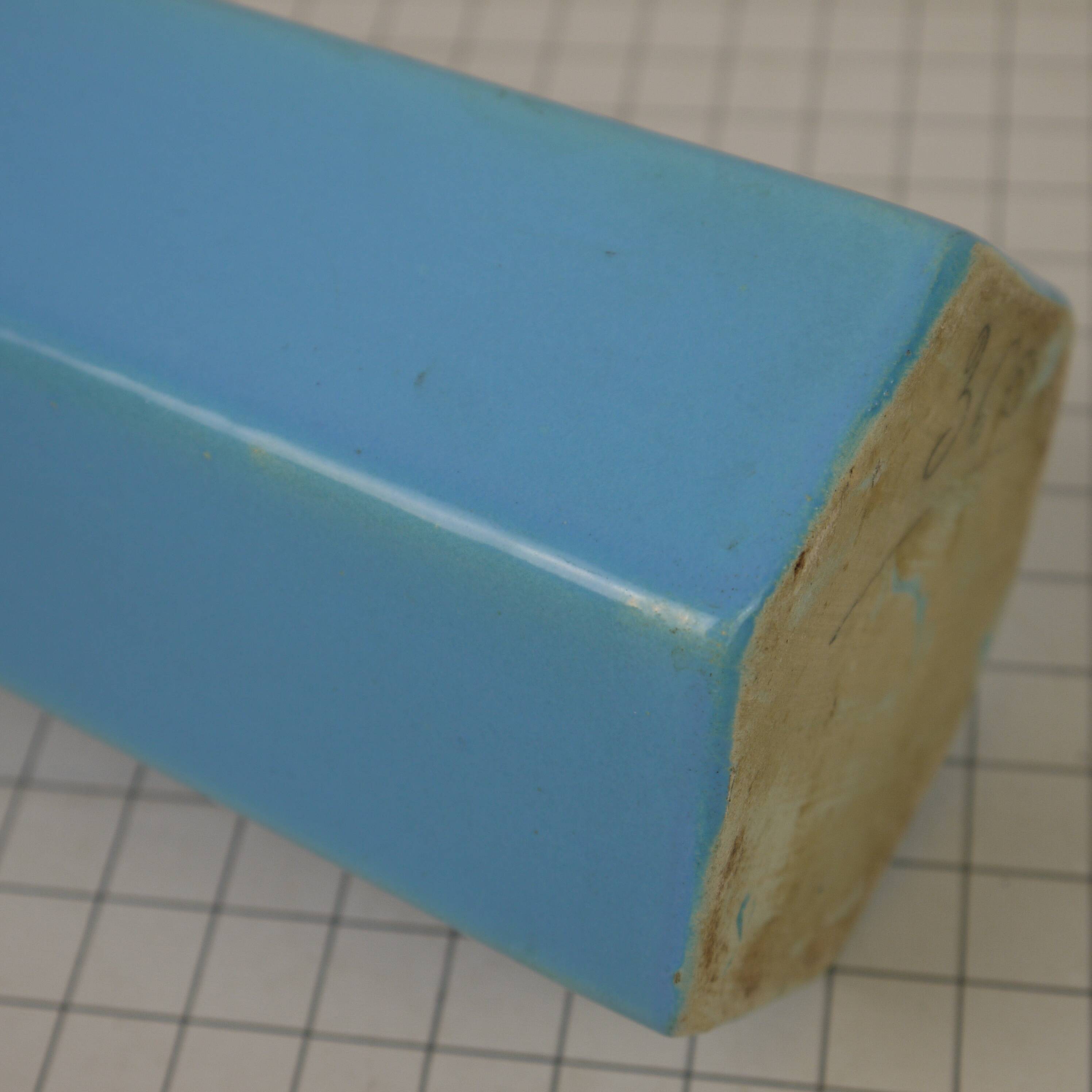 Bottle bottle in old enamelled sandstone