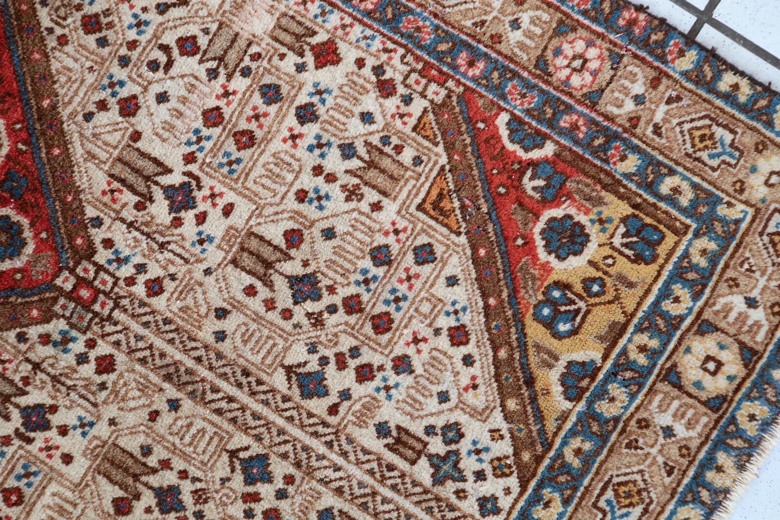 Vintage 1930s Persian Malayer rug 81cm x 130cm