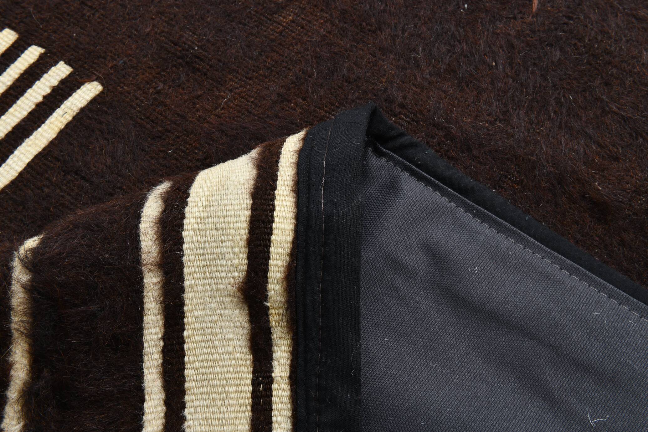 4x6 Black & Beige Handmade Wool Kilim Rug, 127x176 Cm