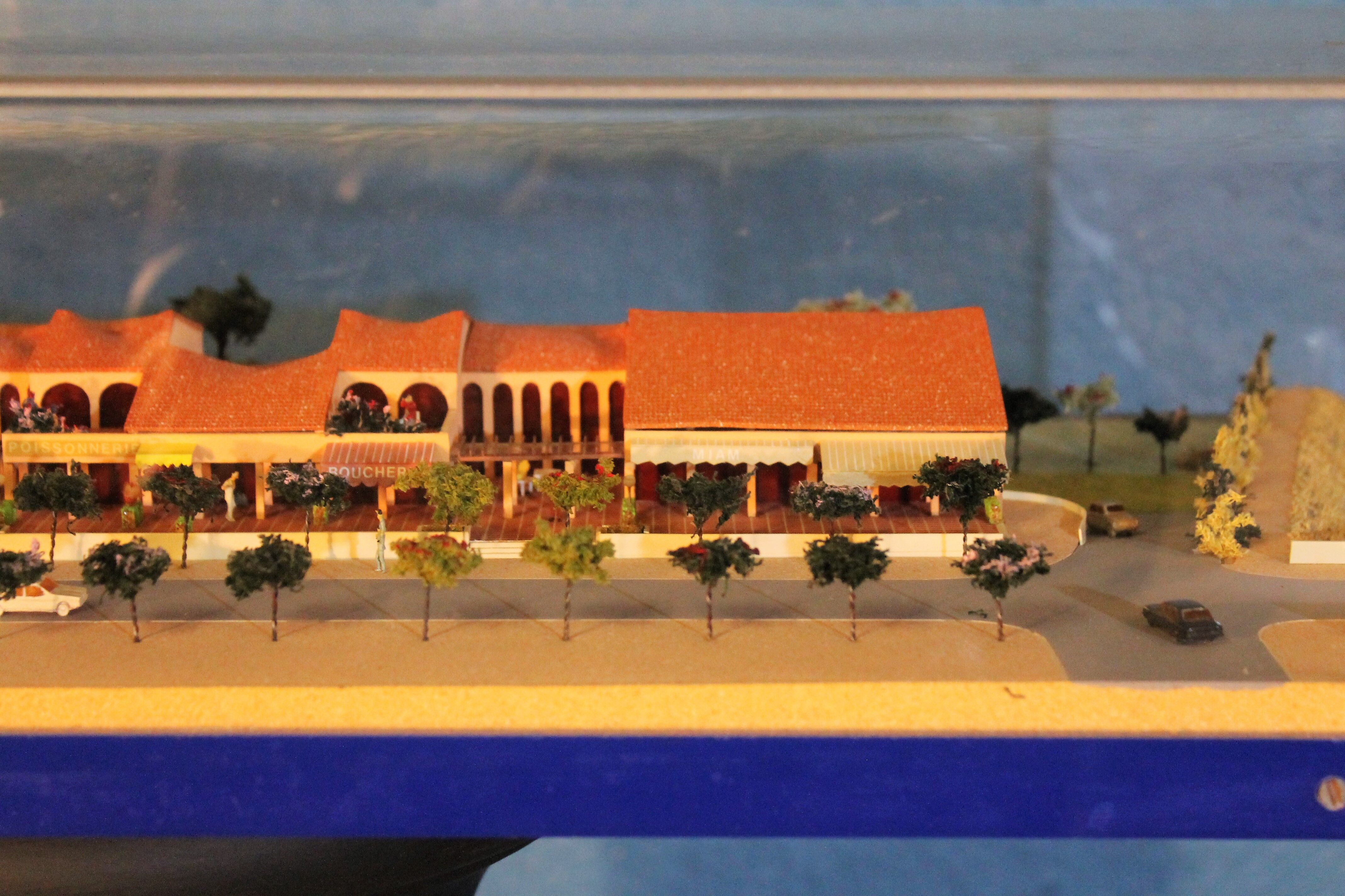Model architect, 1980s