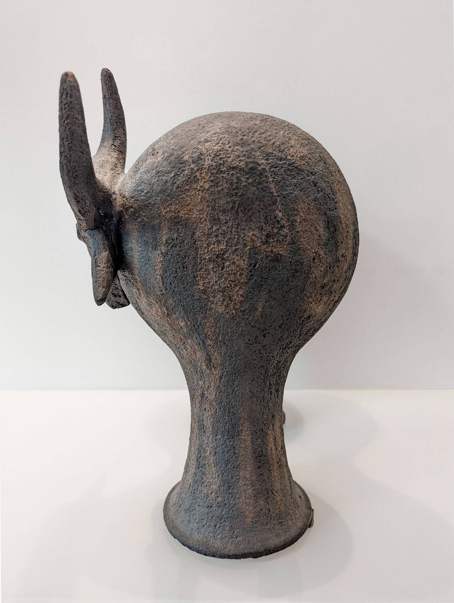 Large sandstone bull, by Dominique Pouchain, 2025