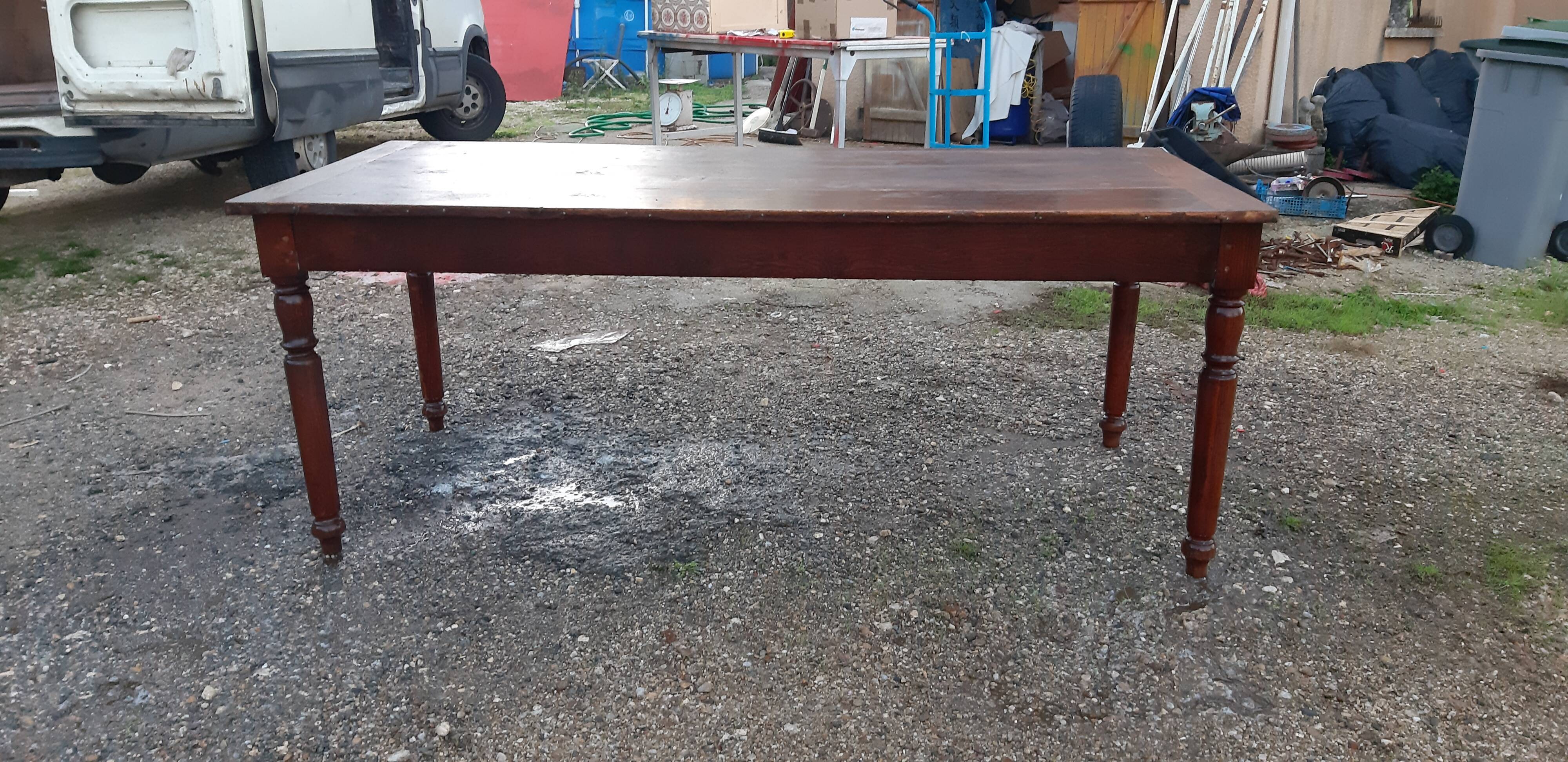 Country farm table in oak