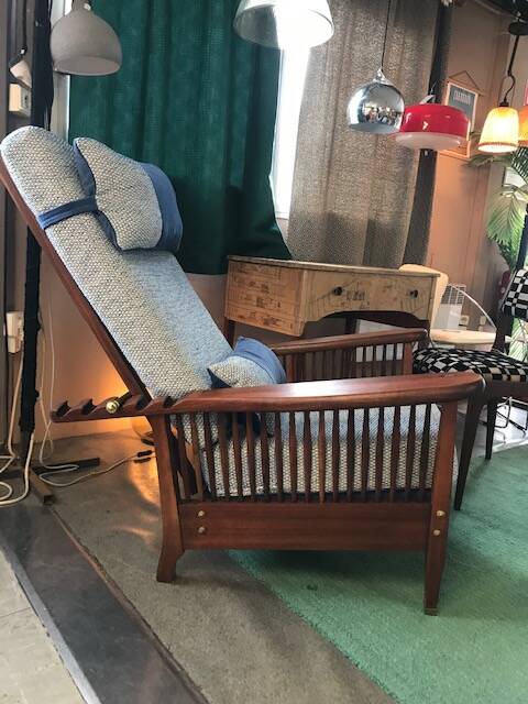 William Morris rocking chair, Arts and Crafts movement, refurbished.