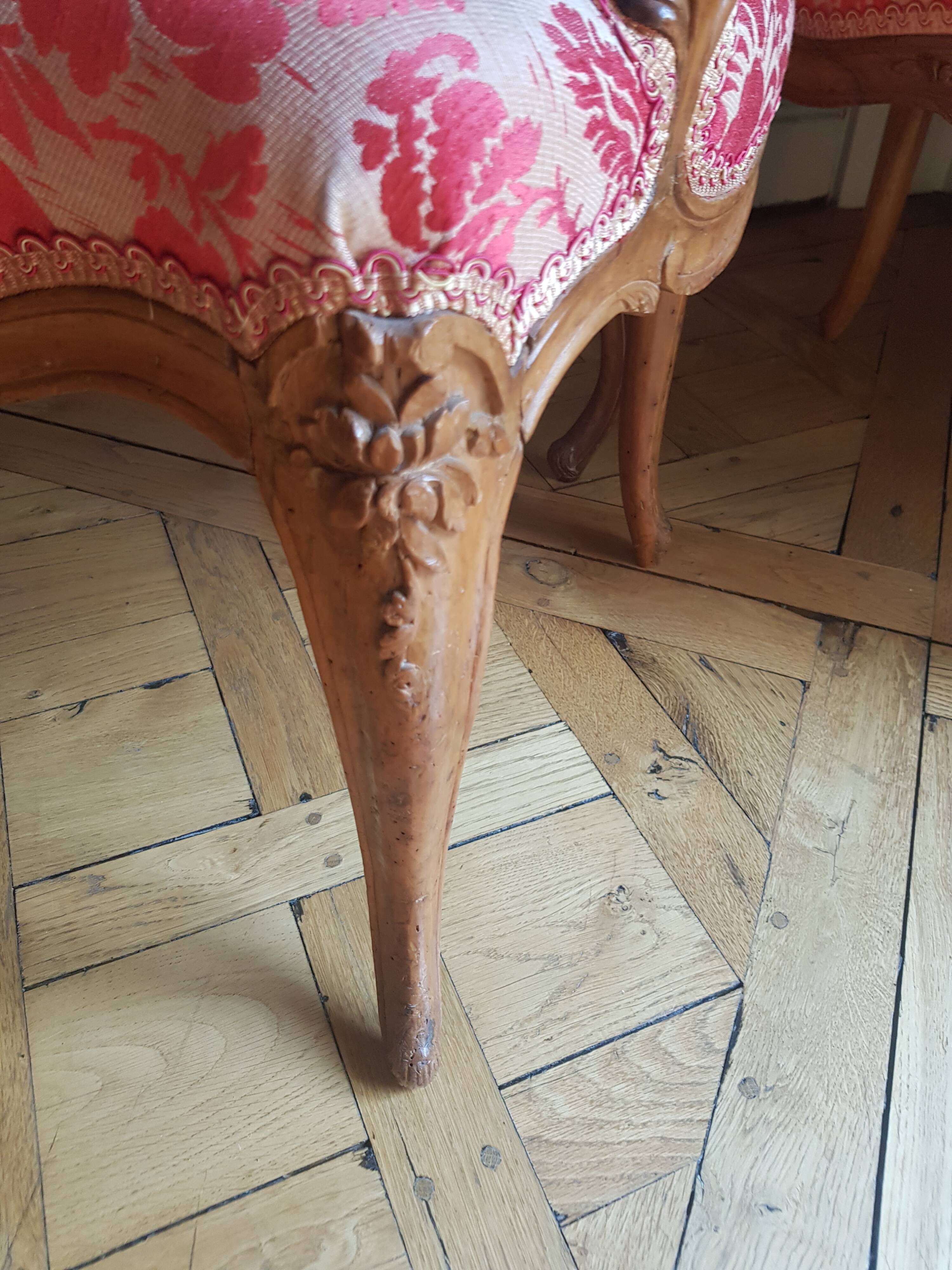 Paire de fauteuils époque Louis XV, vers 1760