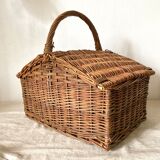 Wicker picnic basket