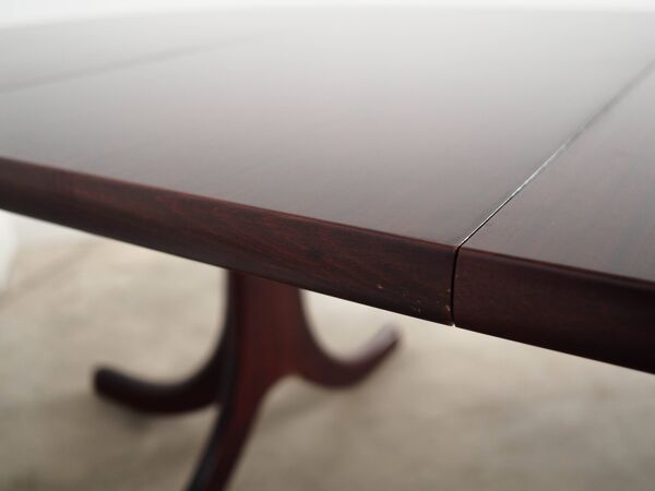 Table ronde en acajou, design danois, années 1970, fabriquée au Danemark.
