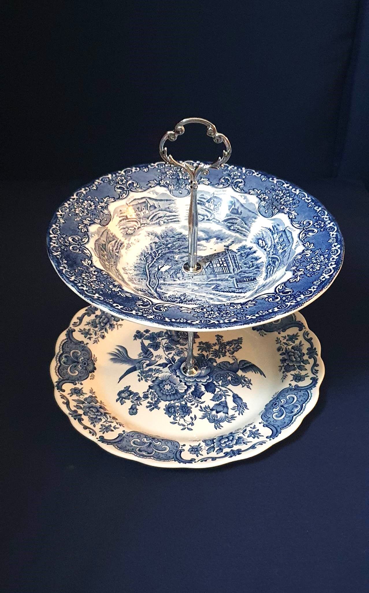 Servant, cake display, fruit, aperitif