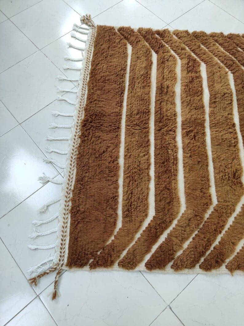Handmade Moroccan Berber rug from the Atlas, size 200x300 cm.