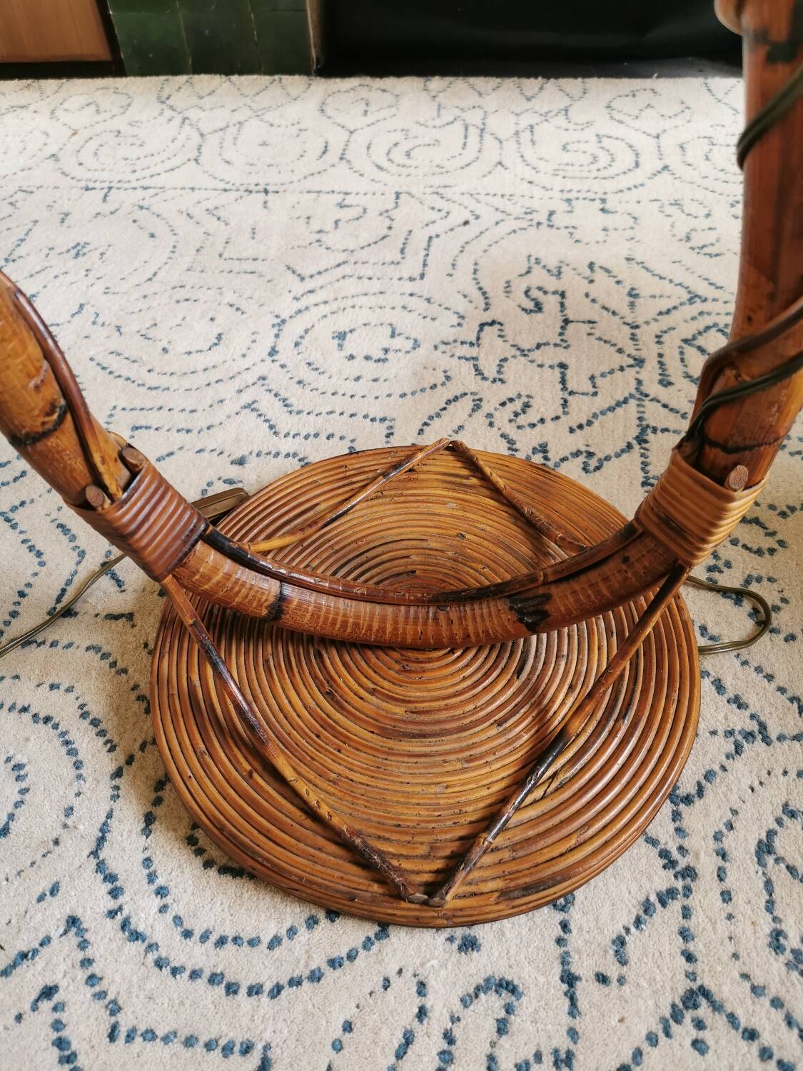 Lampadaire vintage en rotin Louis Sognot