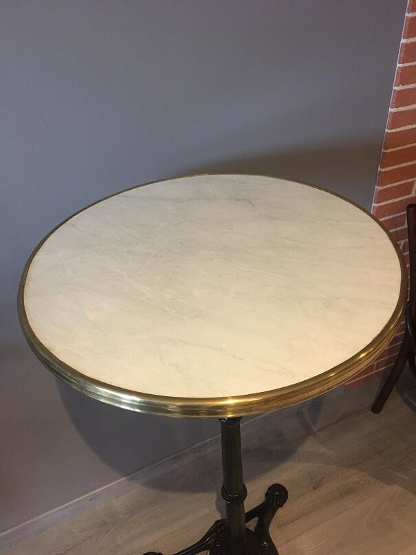 Parisian high table