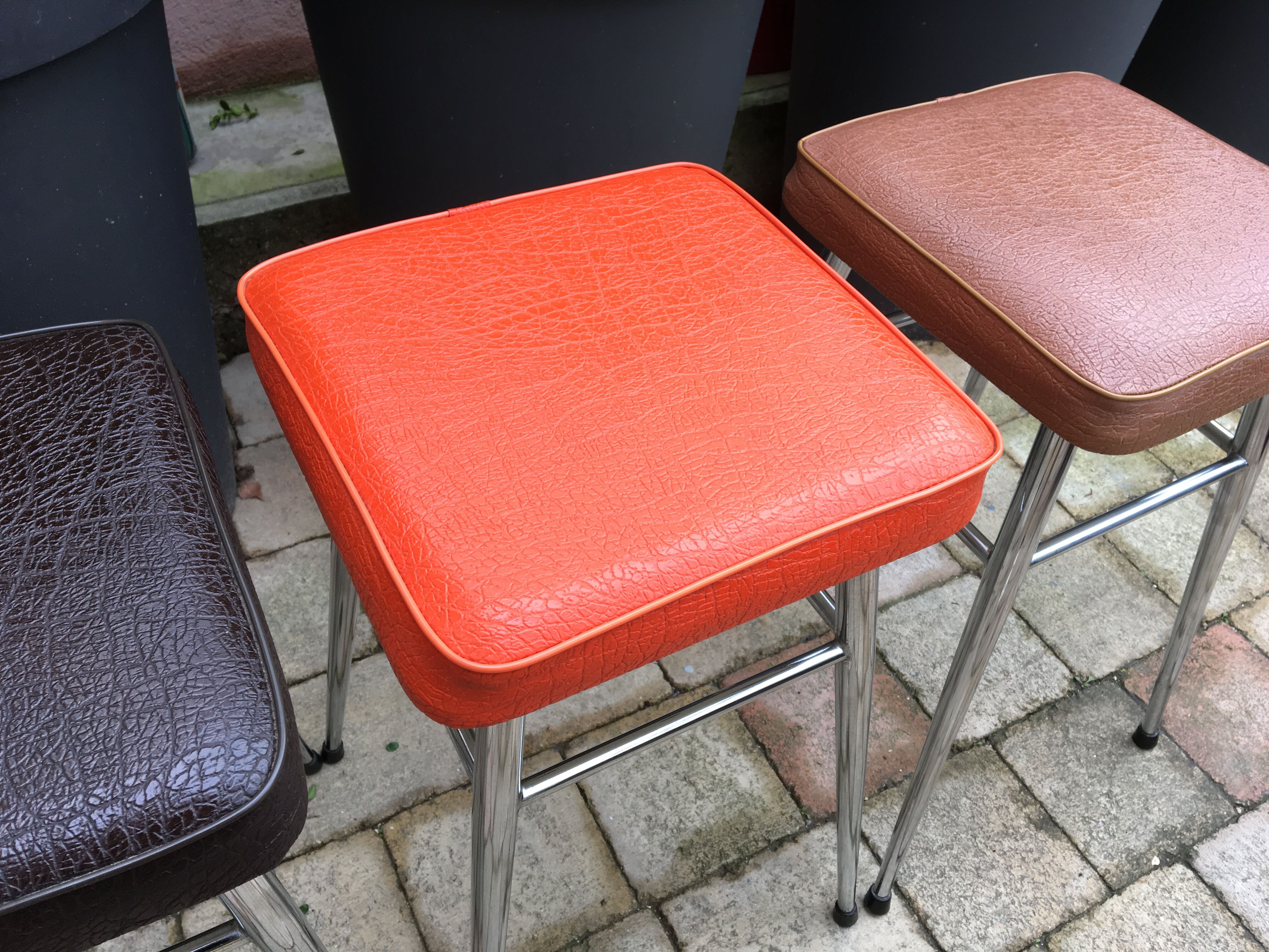 In leatherette vintage stools