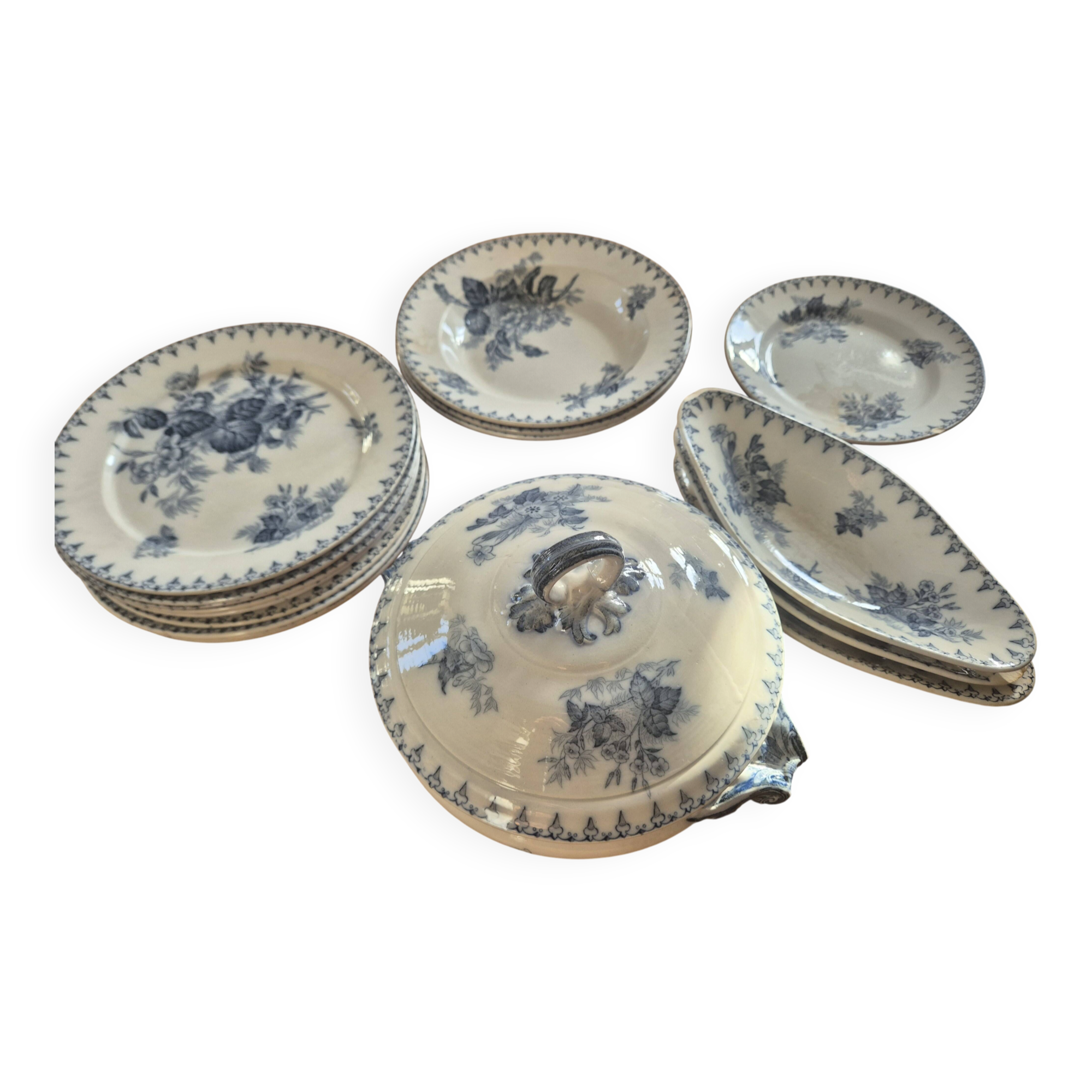 Antique table service Sarreguemines U&C Flore – 17 pieces
