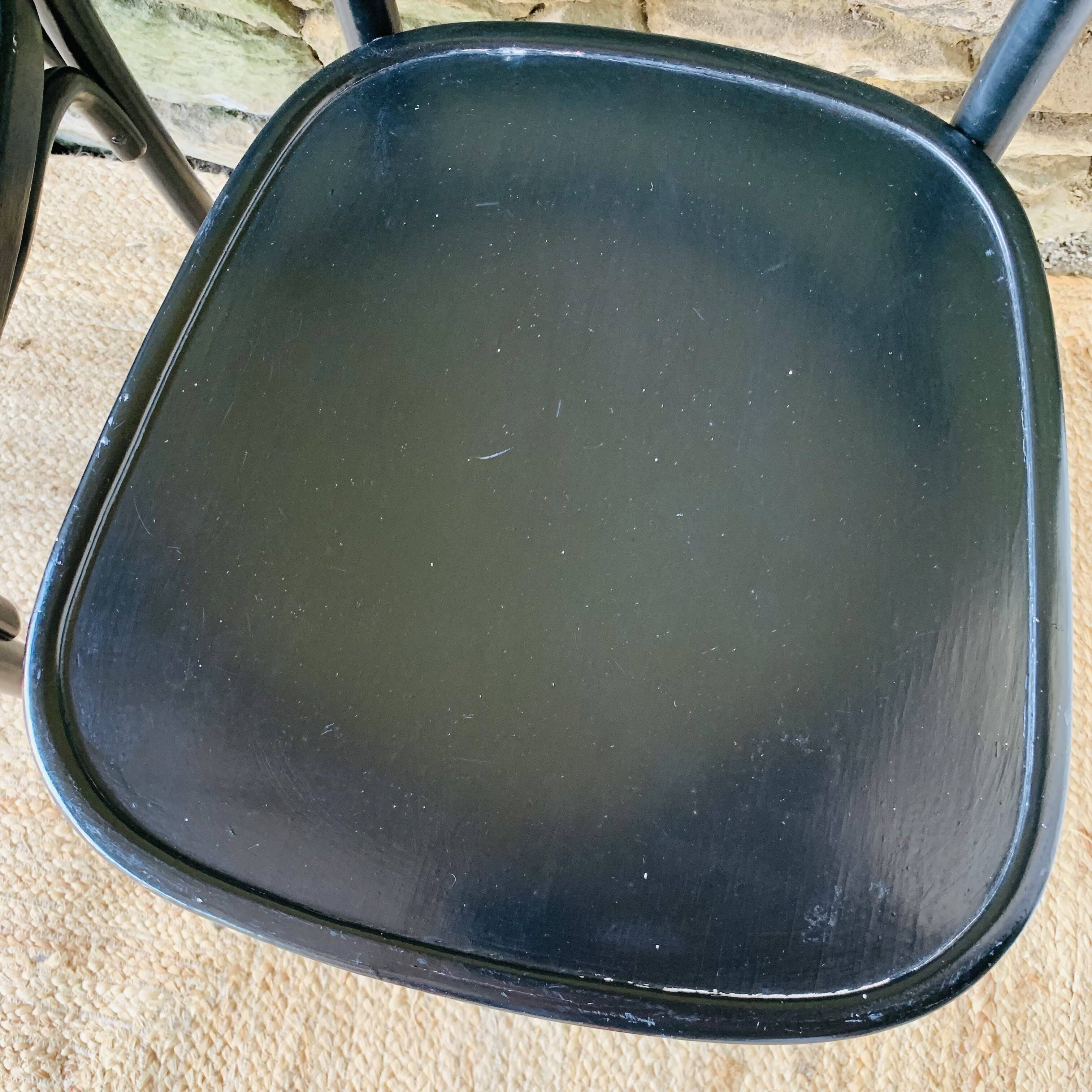 Ensemble de 4 chaises bistrot