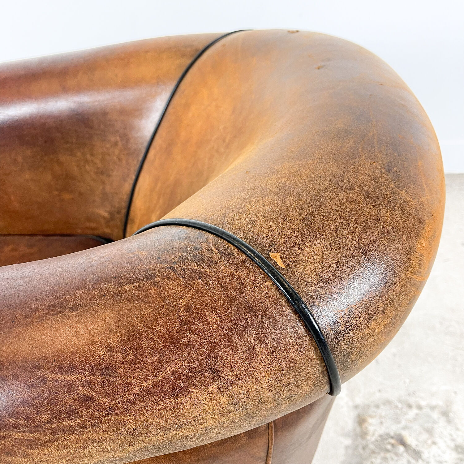 Vintage sheep leather tub club chair apeldoorn