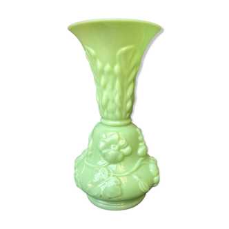 Vase en opaline