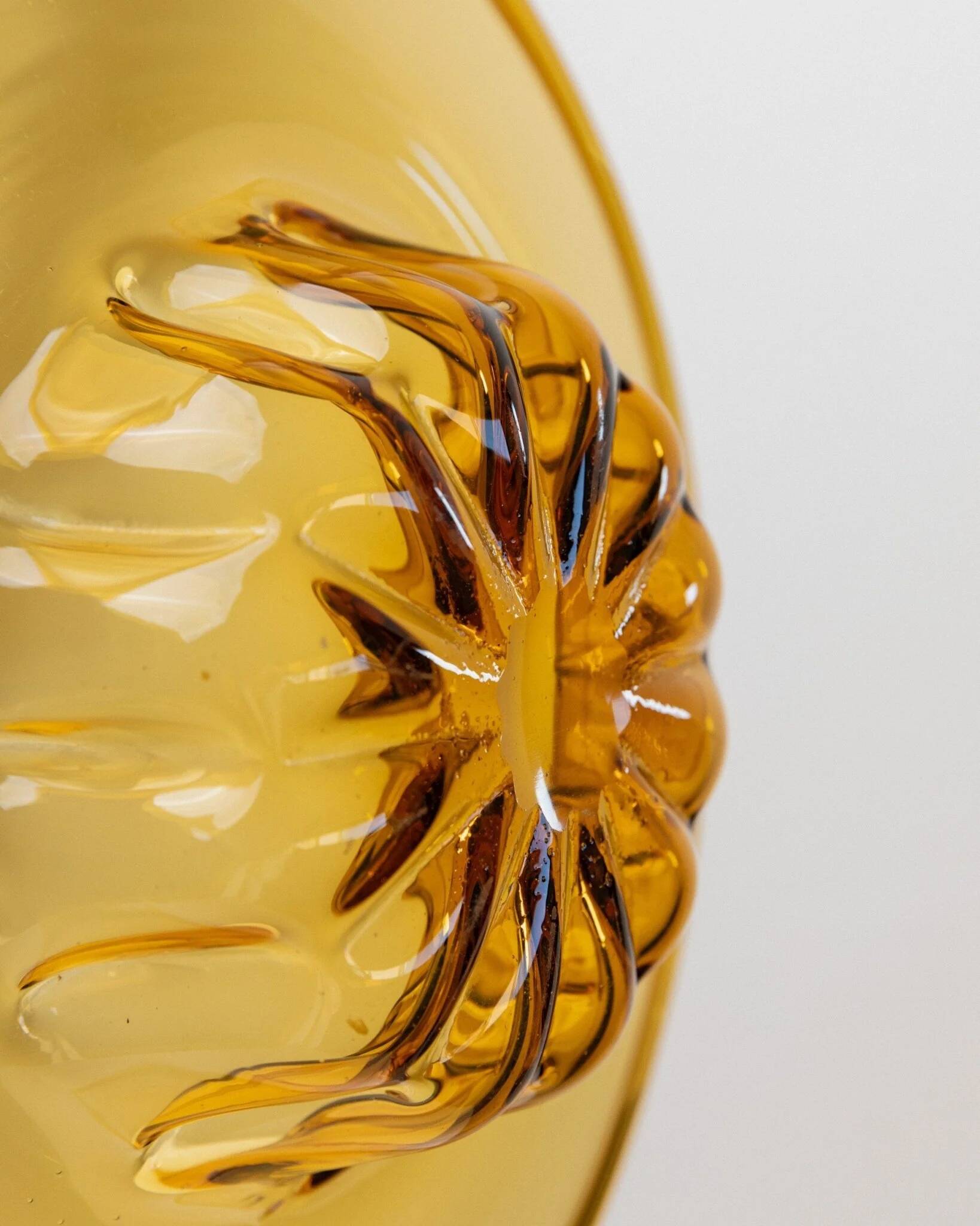 XL Amber Murano Glass Bowl with ribbed pattern, Italy 1920s – decorative fruit bowl, vintage glassware gift