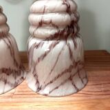 Paire d’appliques murales en opaline rose marbrée
