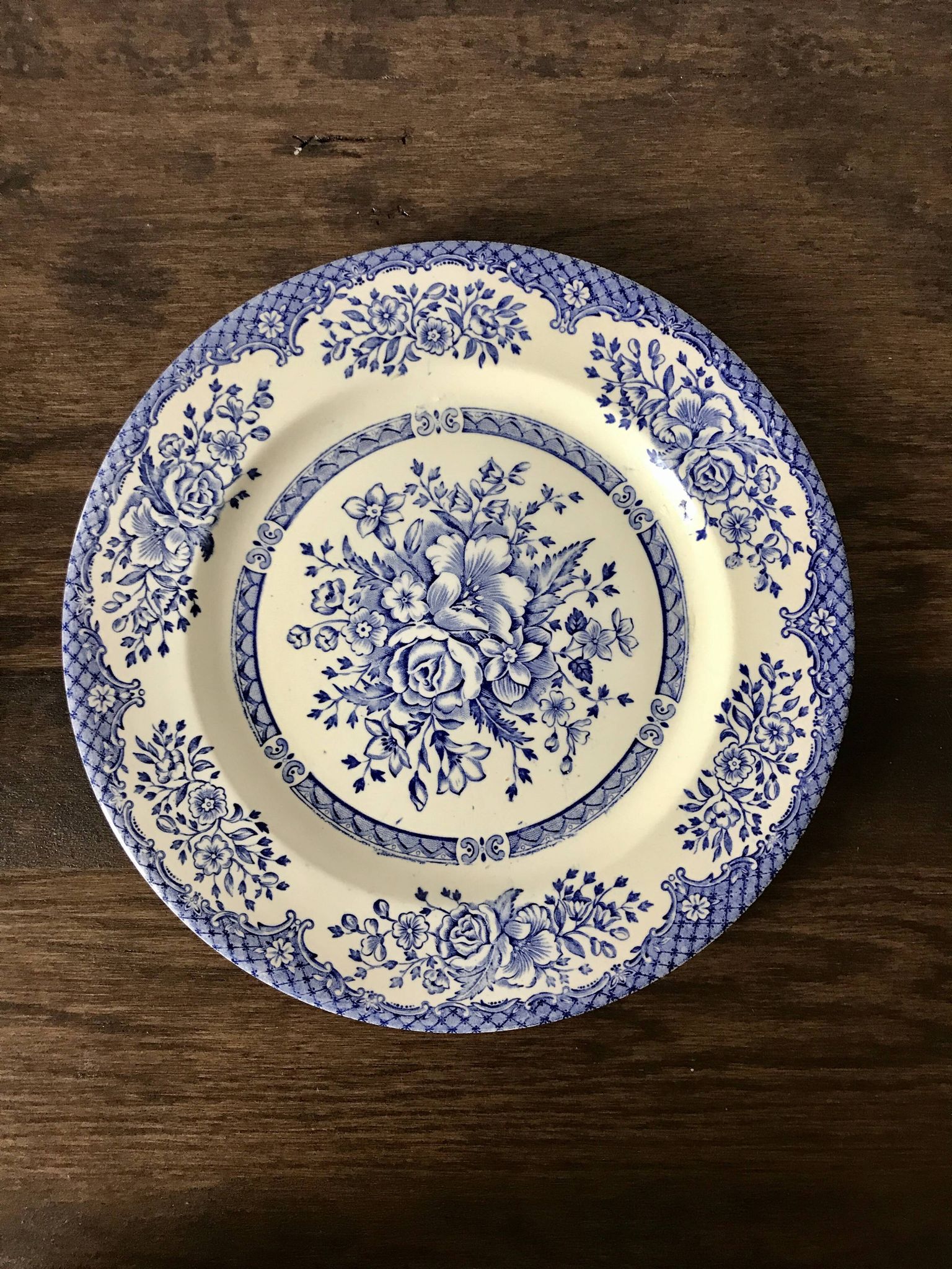 Set of 6 English flat plates, in ironstone ceramic, flower patterns