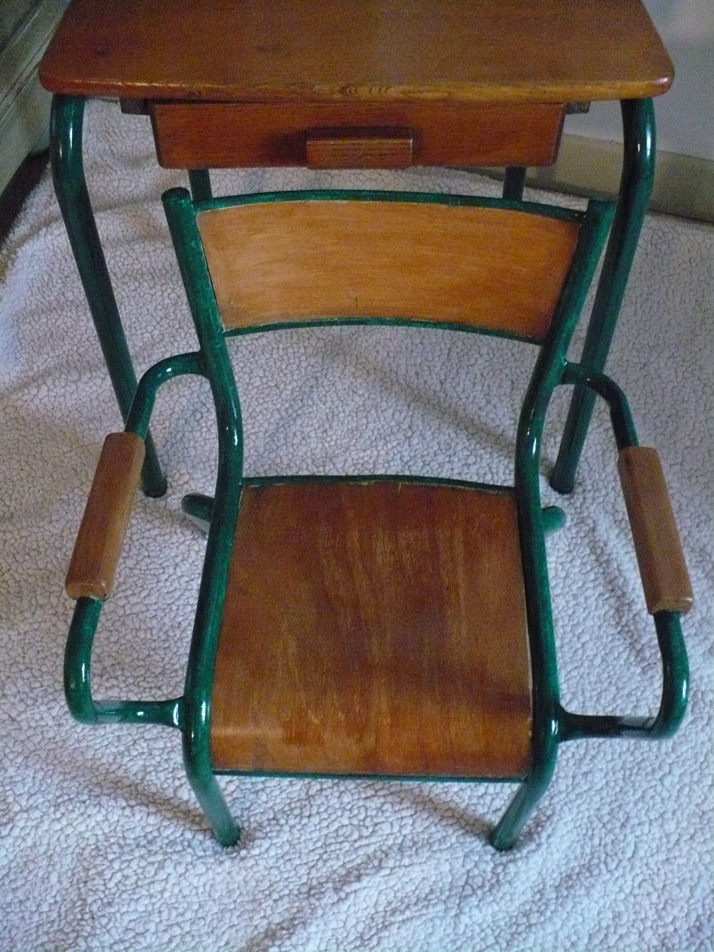 Bureau et fauteuil-chaise vintage pour jeune enfant