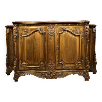 Buffet style Louis XV incurvé et galbé en noyer circa 1920