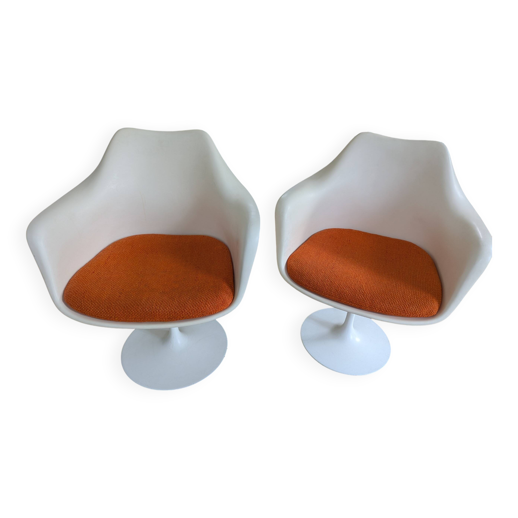 Pair of Tulip Knoll Saarinen armchairs