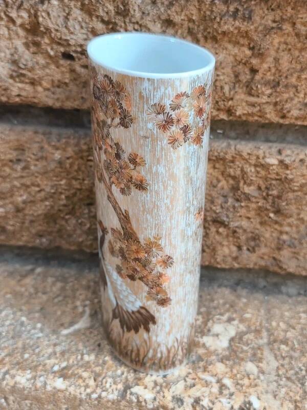 Kaiser porcelain vase from the Paradiso collection with Heron decoration, design by Nossek.