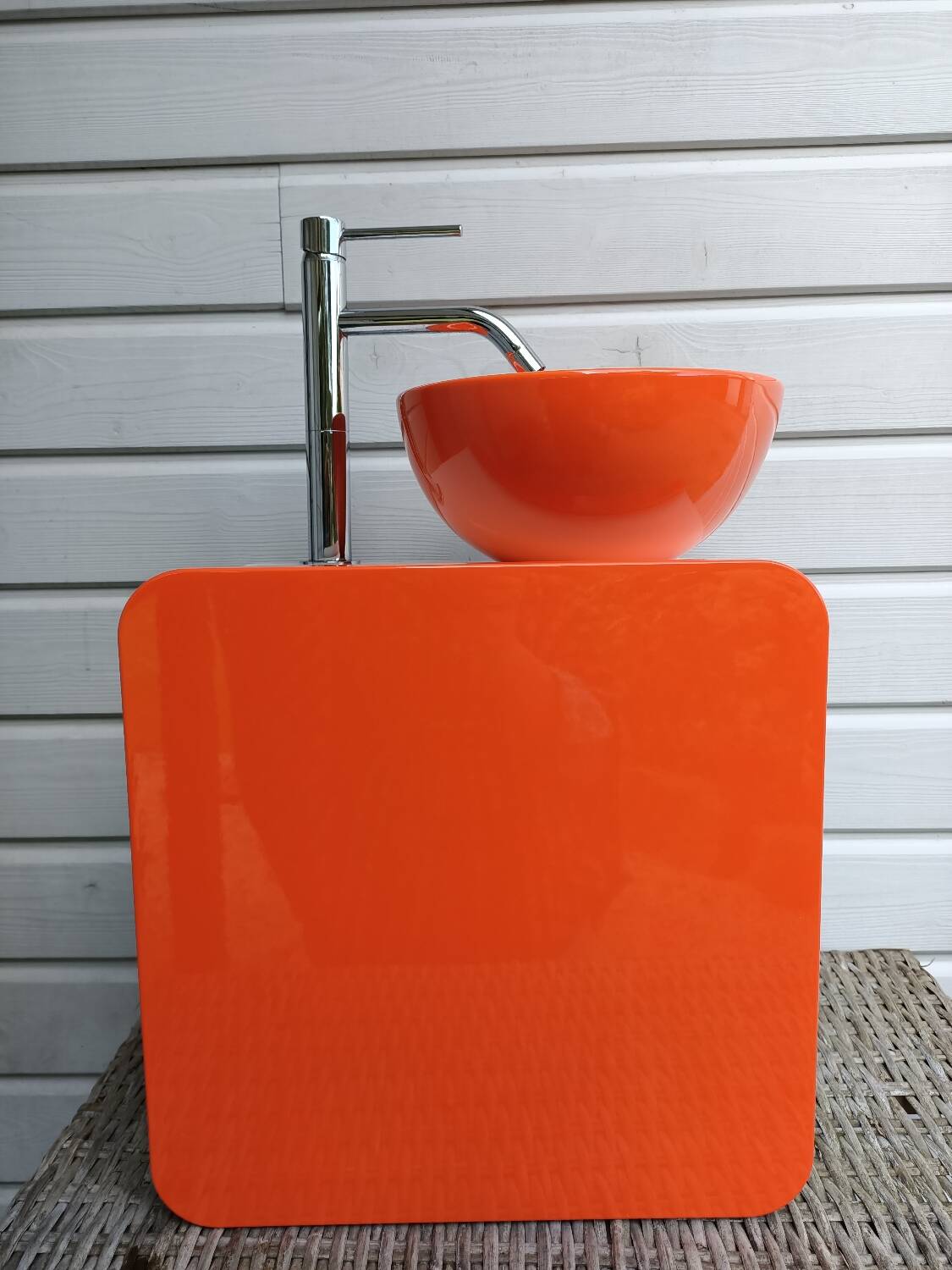 Bathroom furniture and its vintage basin