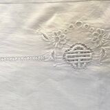 Nappe rectangulaire brodée 285 x 185 cm