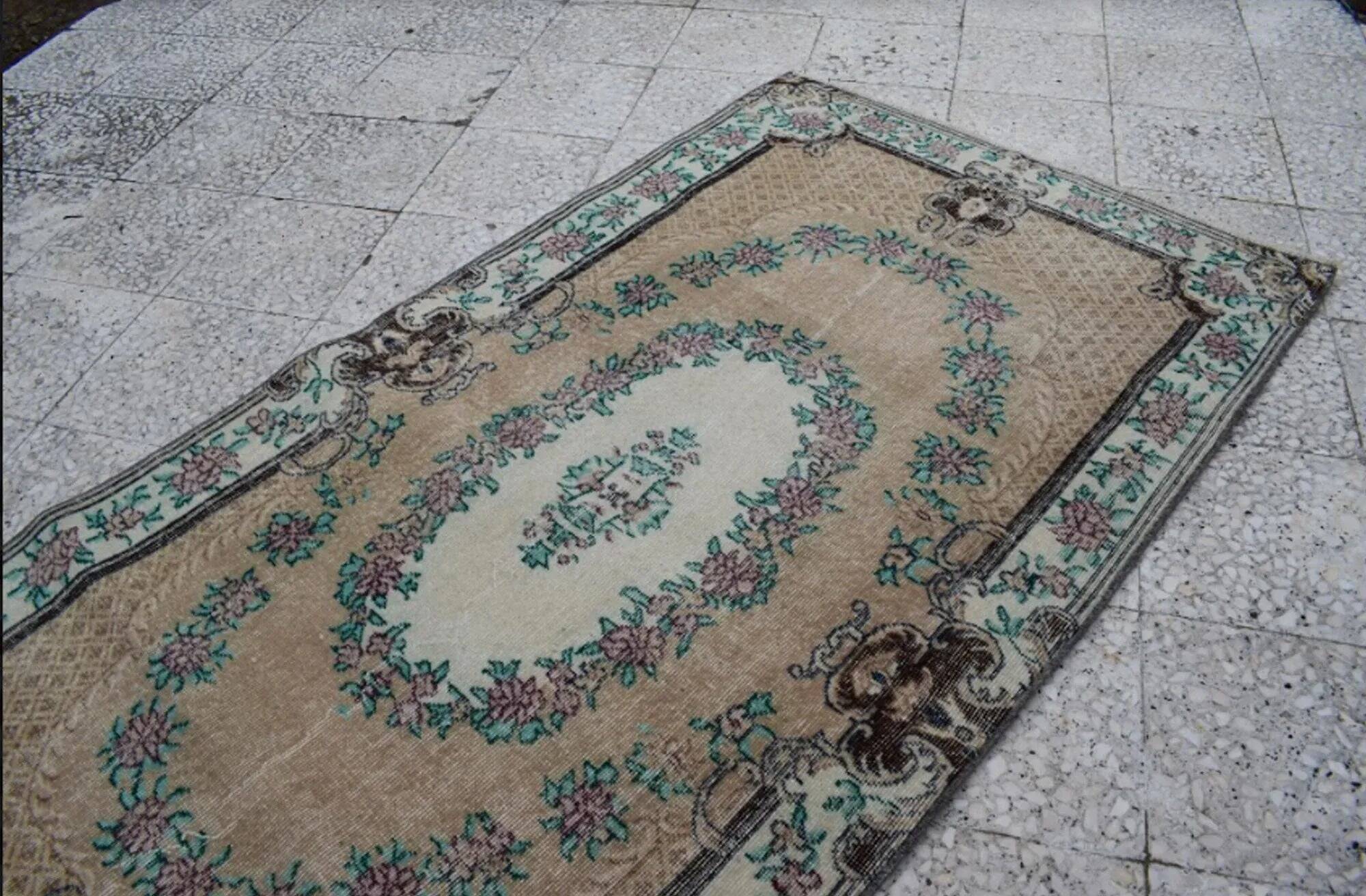 Vintage Turkish handmade rug 109x210 cm