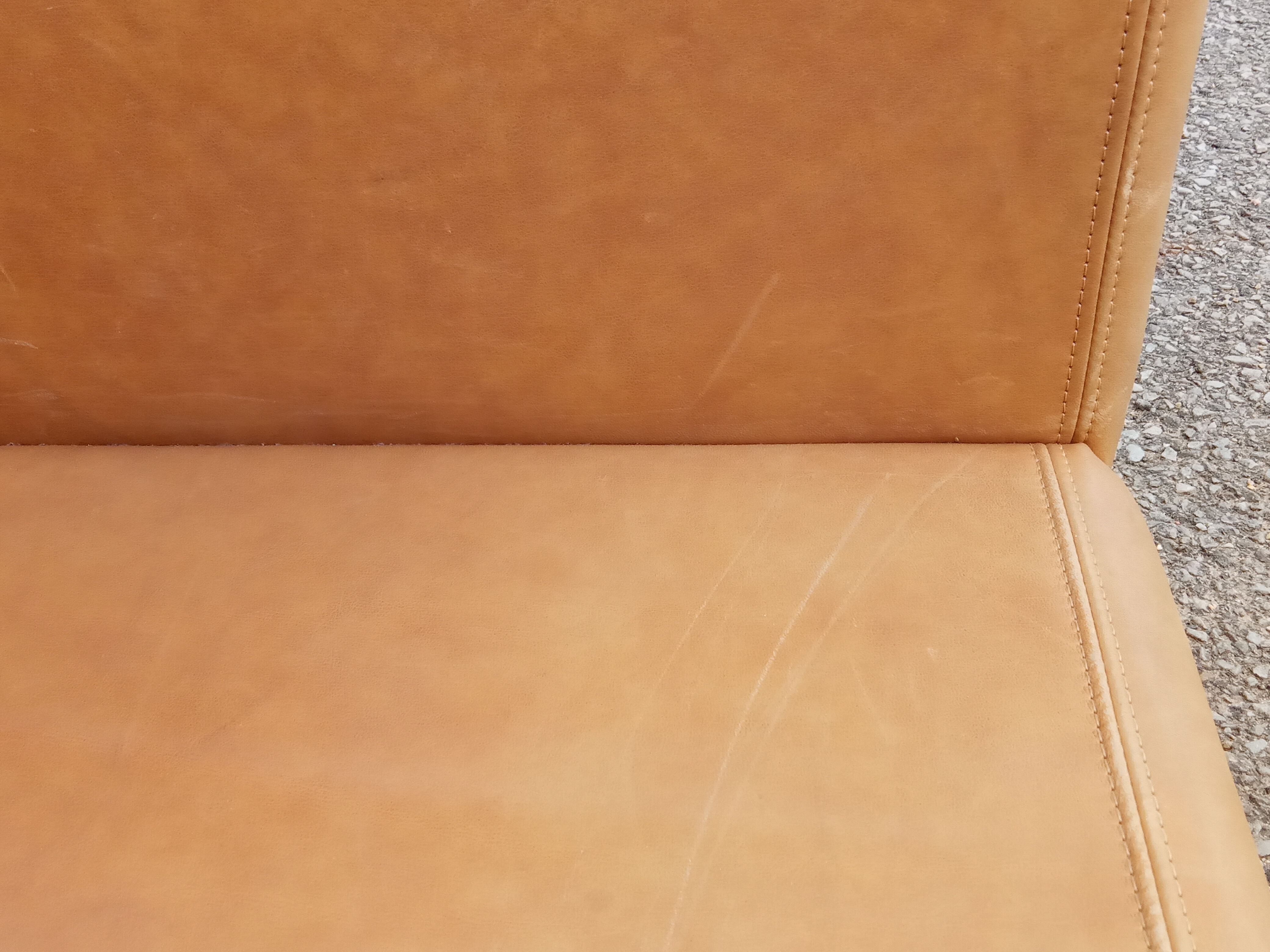 Coffee table in leather Roche Bobois years 70/80