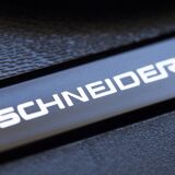 Turntable Schneider SE210