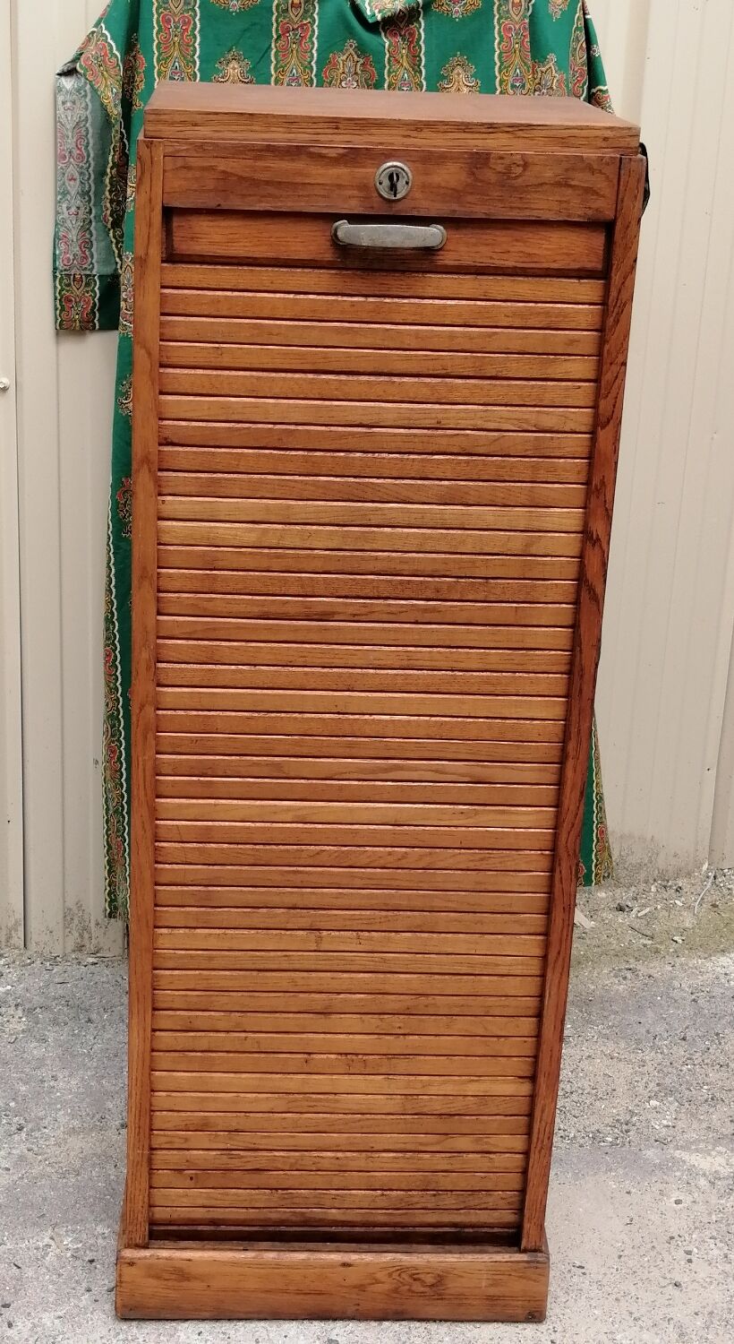 Wooden curtain binder