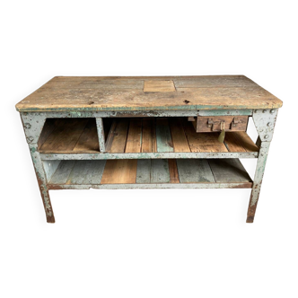 Carpenter's workbench