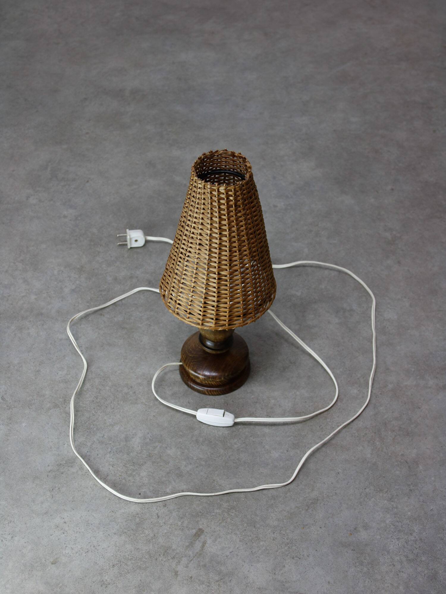 Vintage Italian Wicker Table Lamp
