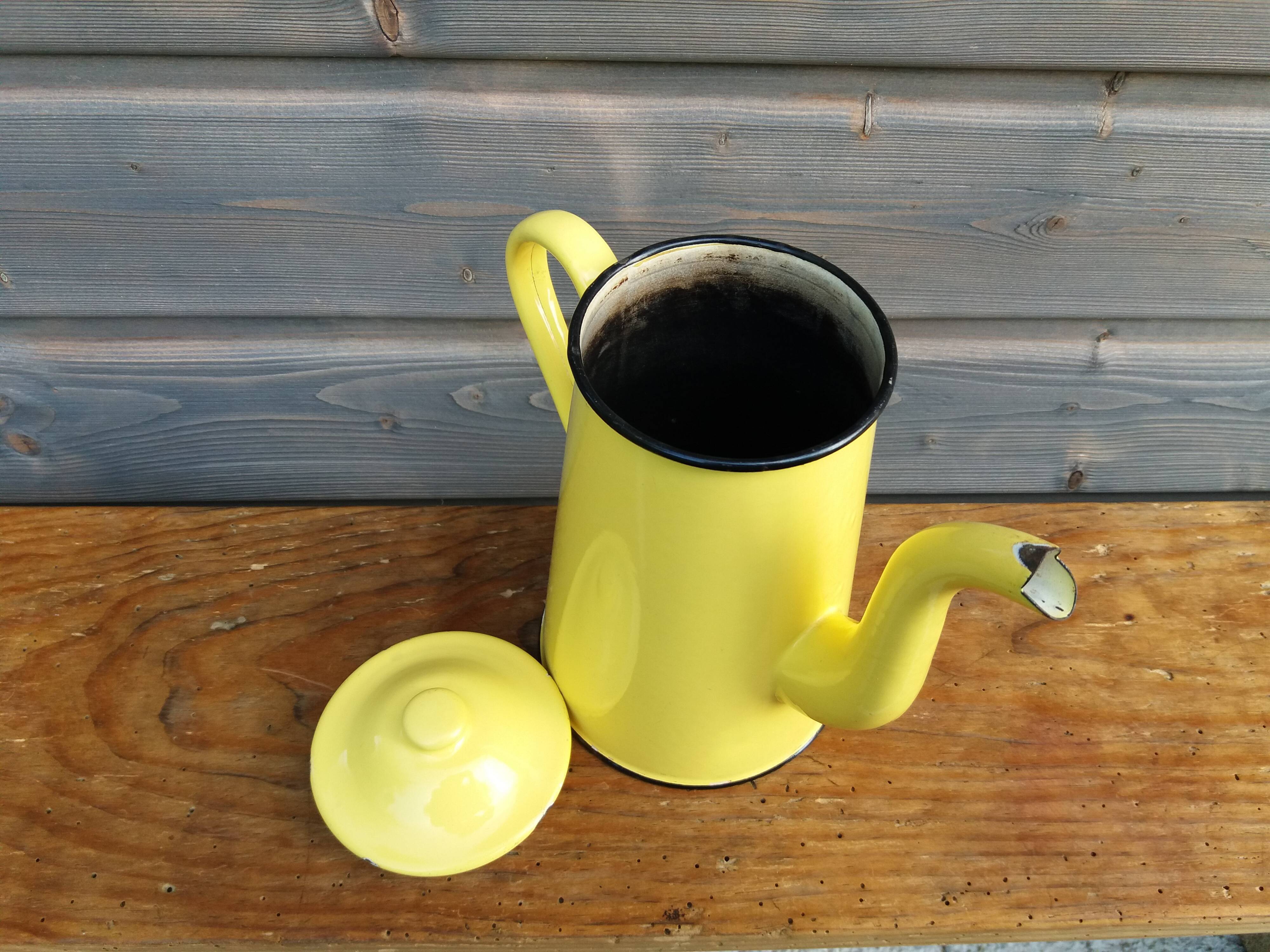 Enamelled coffee maker