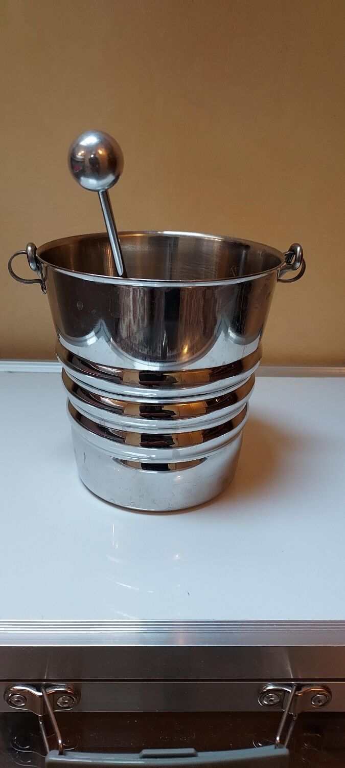 Metal ice bucket
