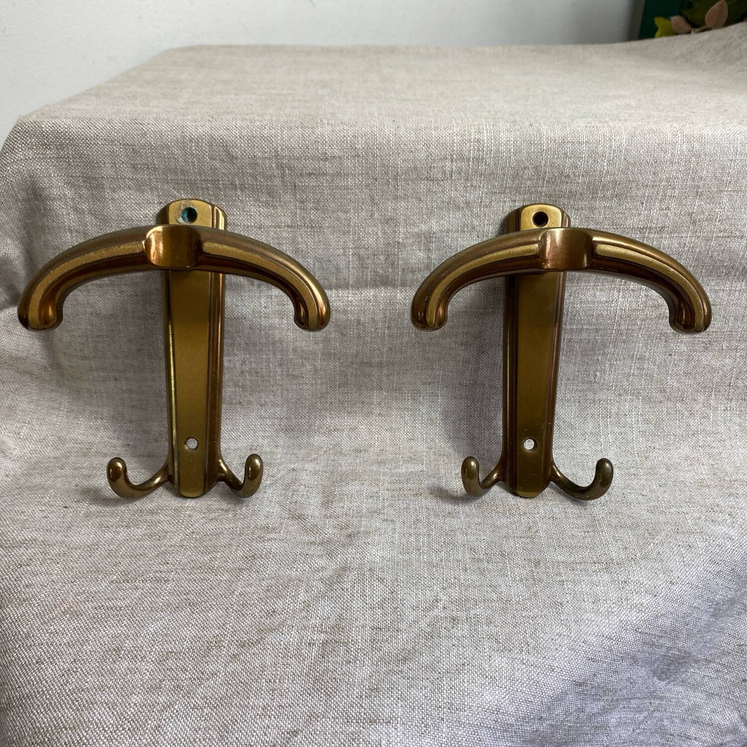 Patères en métal à trois crochets