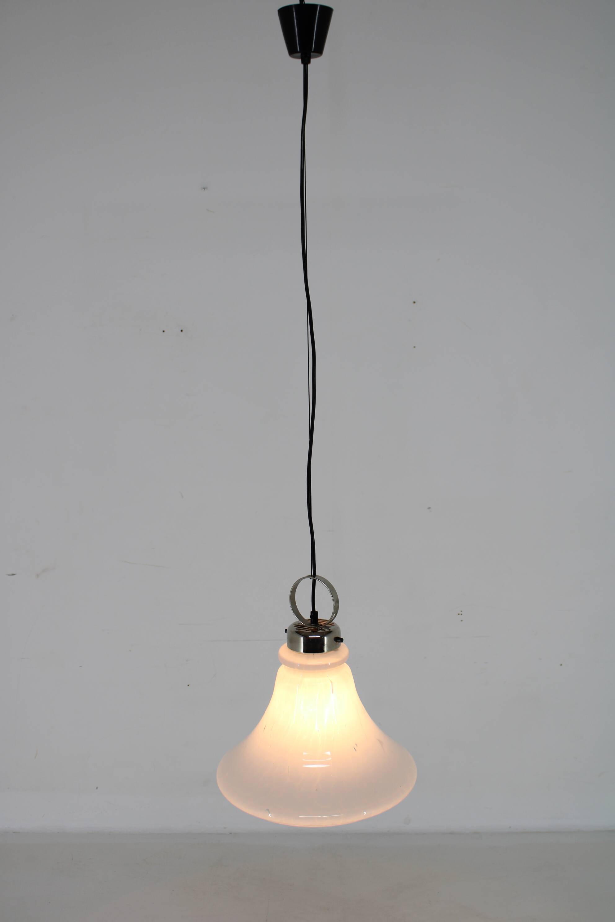 Suspension italienne en verre, années 1970