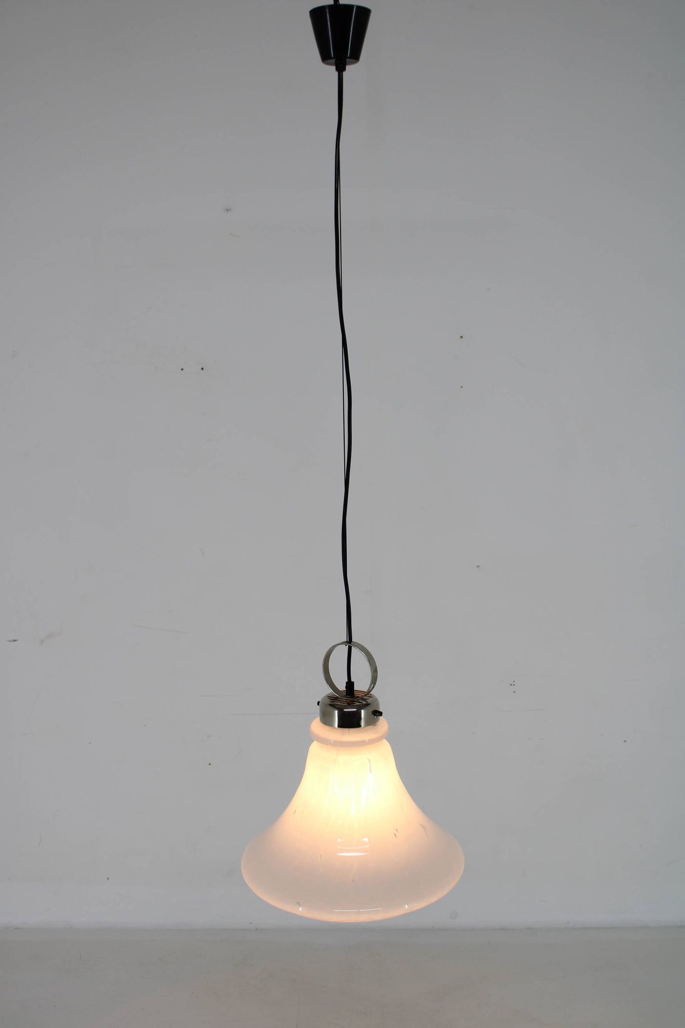 Suspension italienne en verre, années 1970