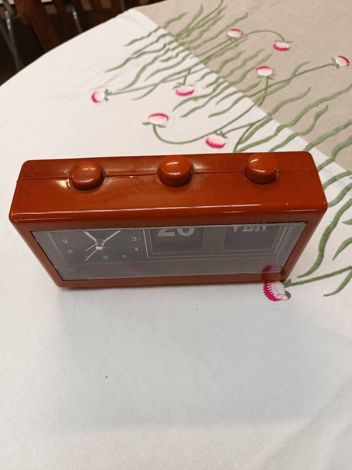 Vintage flip flap alarm clock
