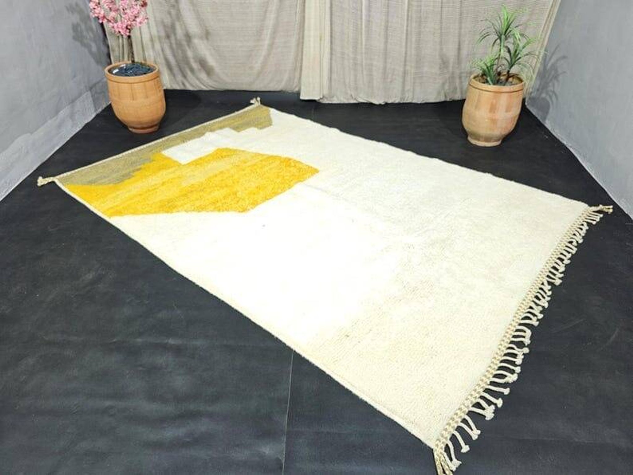 Handmade Moroccan natural wool rug size 200 x 300 cm