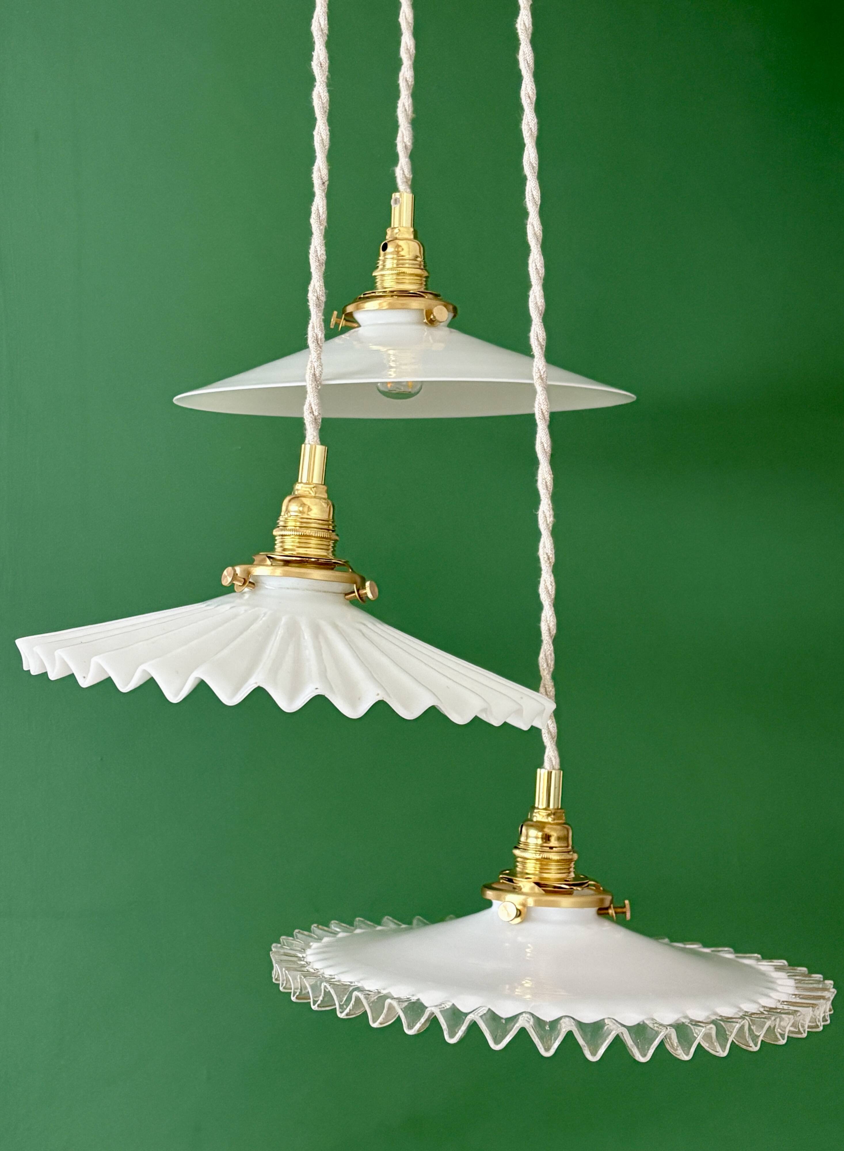 Vintage triple suspension lampshade in white opaline.