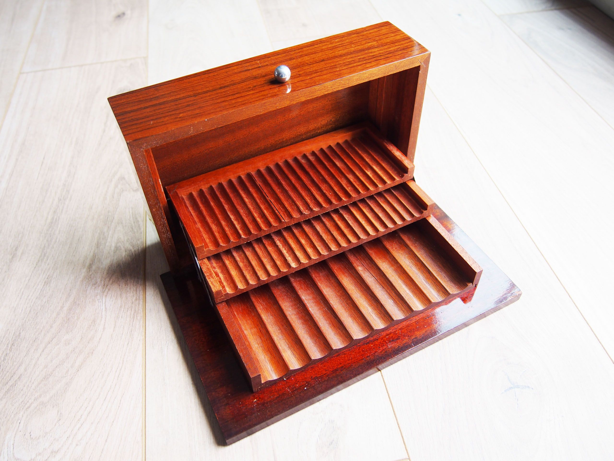 Box cigars and cigarettes