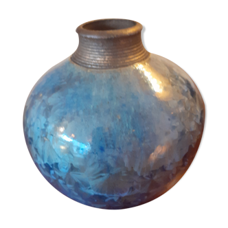 Vase en céramique bleue à effet de cristallisation