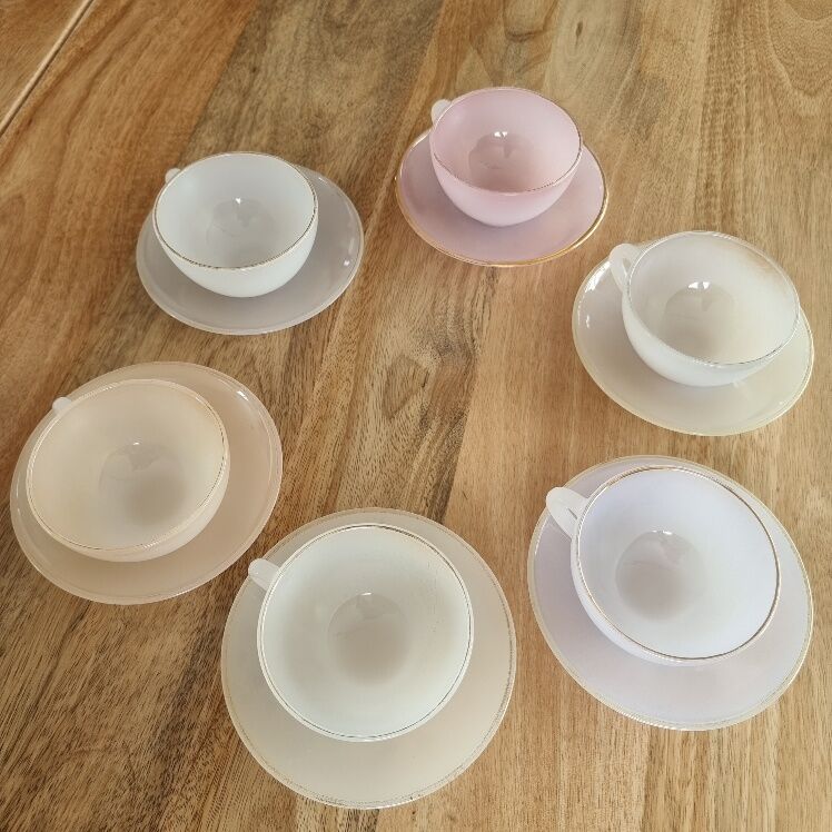 Lot de 3 tasses avec leur soucoupe arcopal modèle arlequin vintage