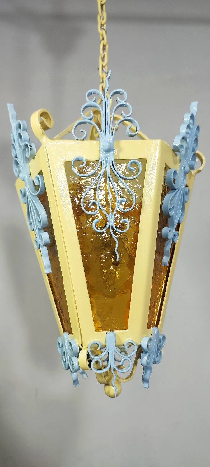 Lámpara de techo o farol. España, 1980s.