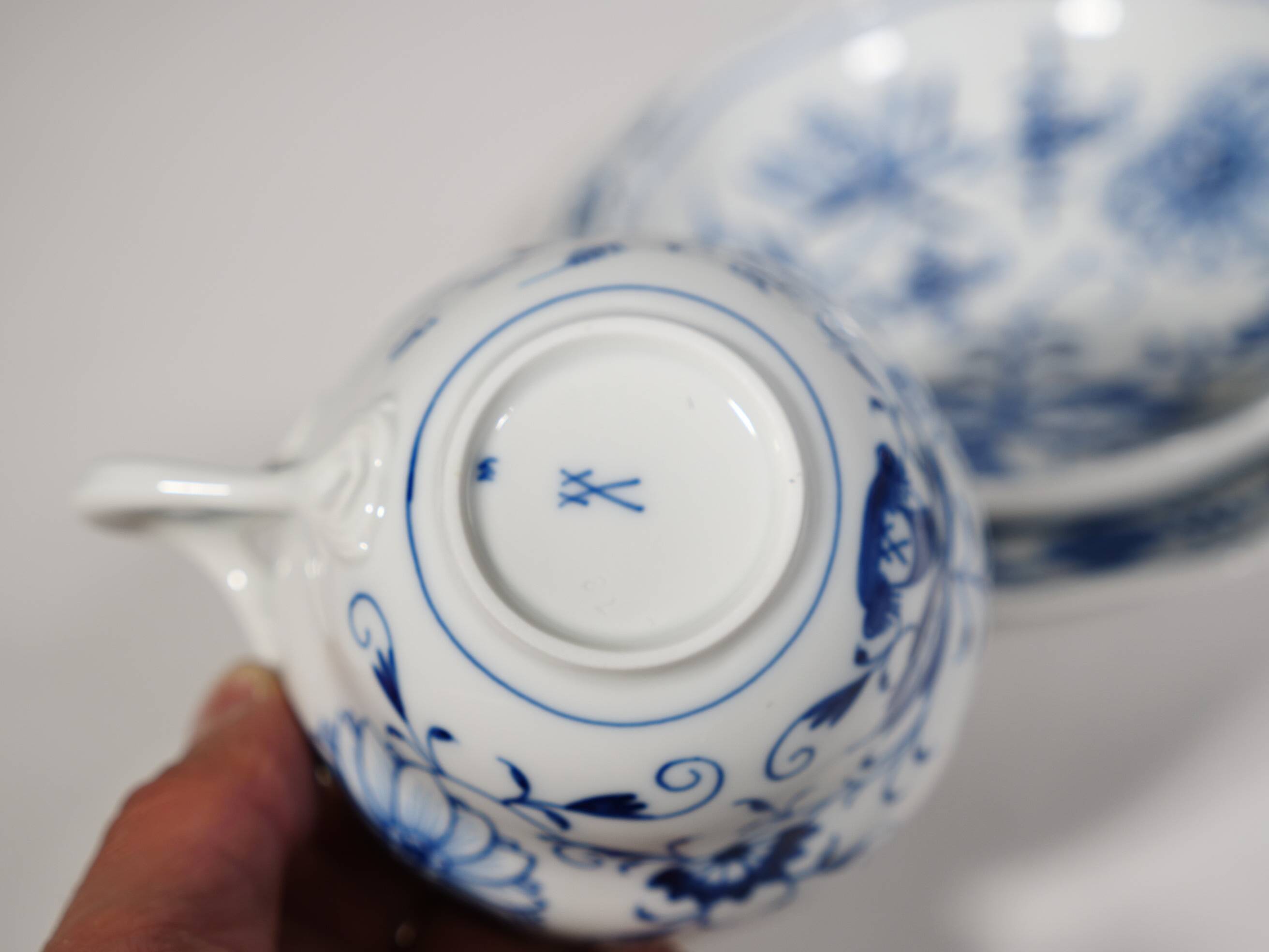 Porcelain Coffee and Tea Service by Meissen in Onion Pattern Decor, 1960s